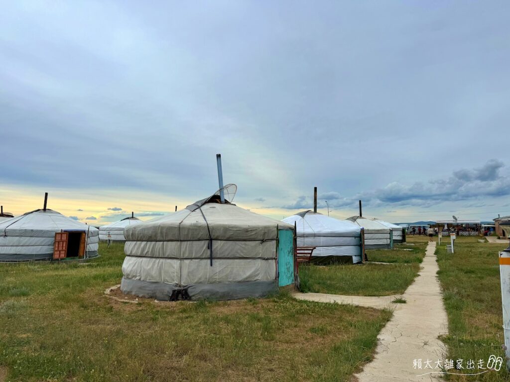 Monkhshuuri Ger Camp