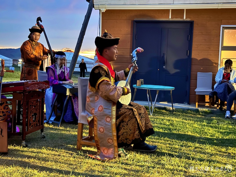 Monkhshuuri Ger Camp