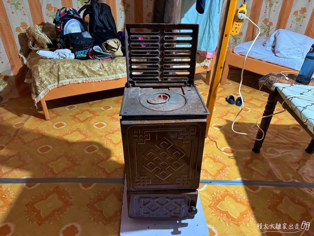 Monkhshuuri Ger Camp