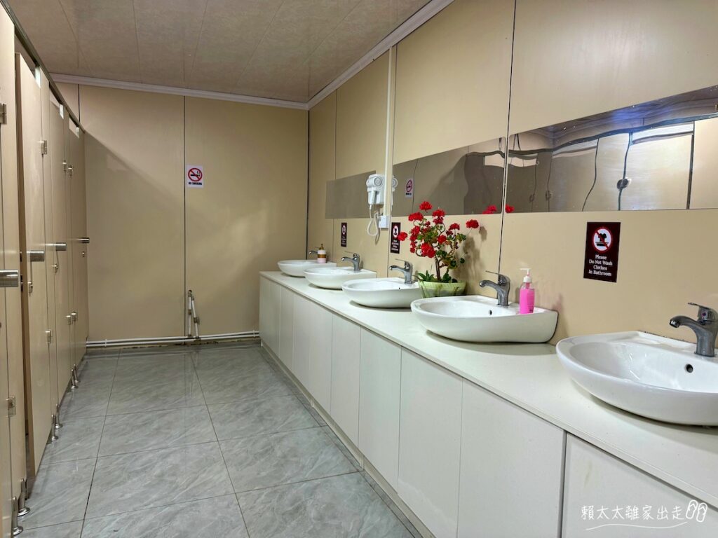 Monkhshuuri Ger Camp